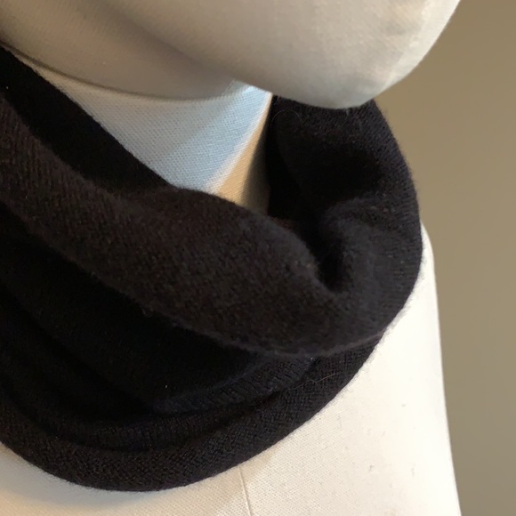 Black Cashmere Neck Warmer Scarf - Picture 3 of 6